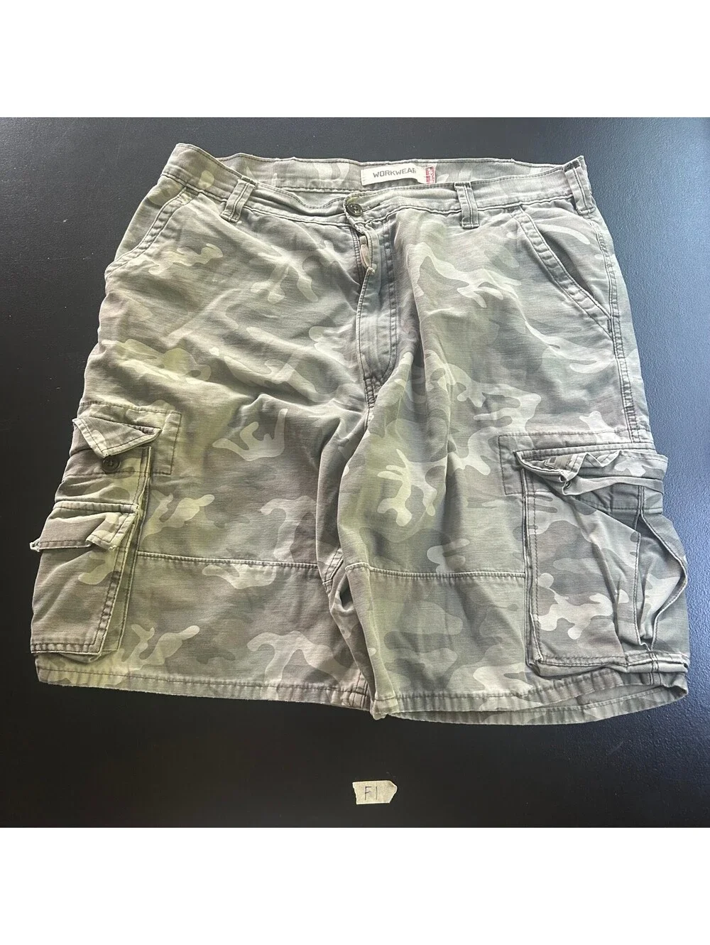 Vintage Levi's Workwear Cargo Shorts W38 Camo